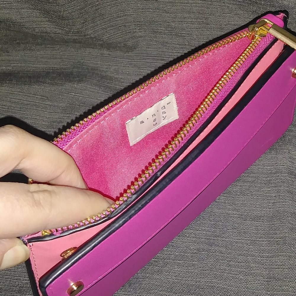 Big Pink Wallet - Picture 7 of 8